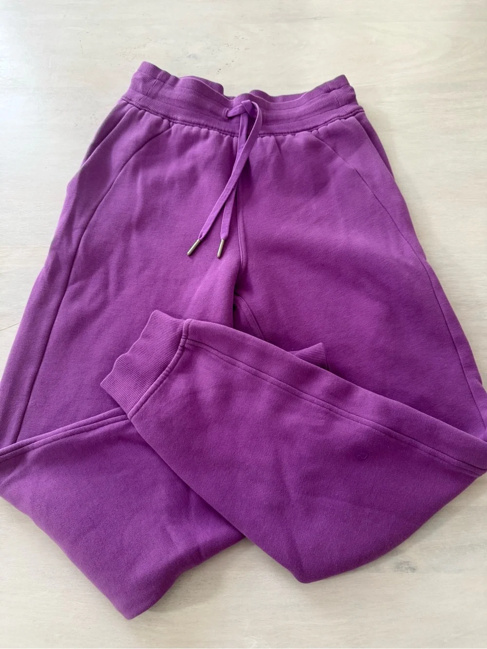 LULULEMON • Scuba High-Rise Jogger Moonlit Magenta - size 2 w5cvas